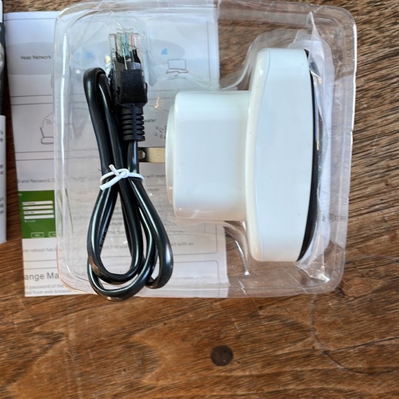 WiFi Blast Mini Wifi Repeater New in Box - Picture 2 of 3